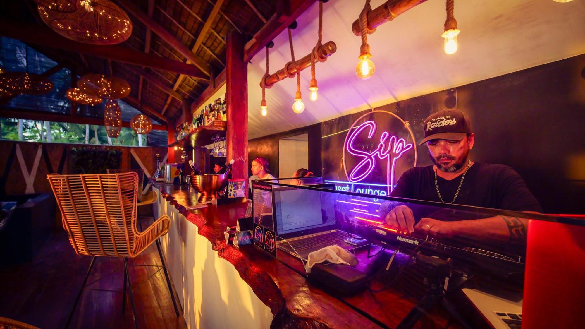 Sip Sunset Hostel And Lounge El Nido Exterior photo